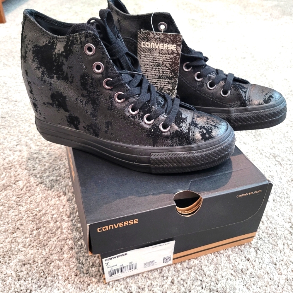 New in Box Womens Size 7 Converse Lux Wedge Black